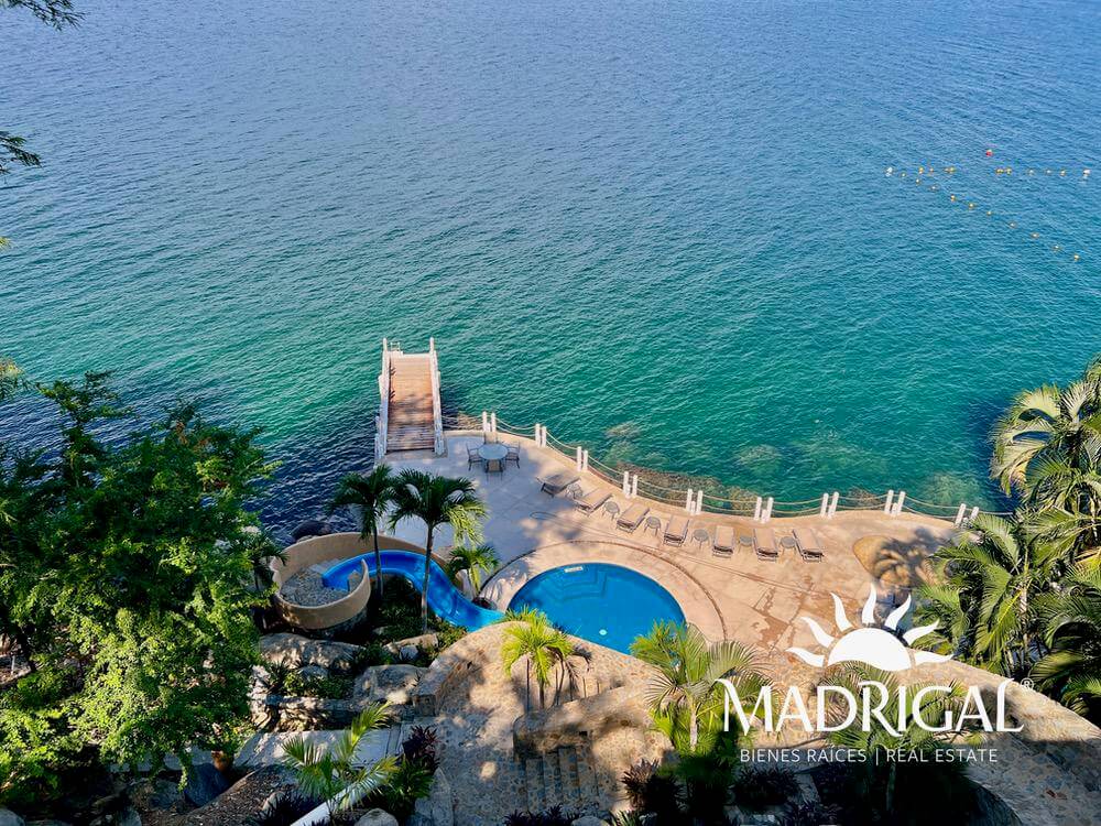 Brisamar – Oceanfront Penthouse for Renovation with Private Pier