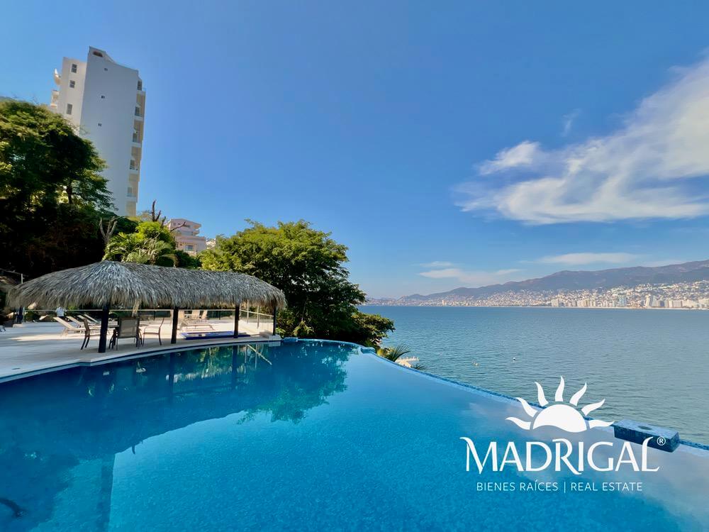 Brisamar – Oceanfront Penthouse for Renovation with Private Pier