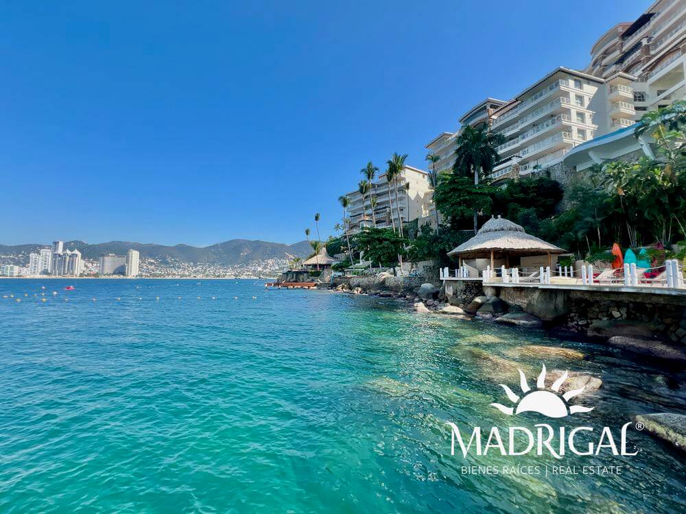 Brisamar – Oceanfront Penthouse for Renovation with Private Pier