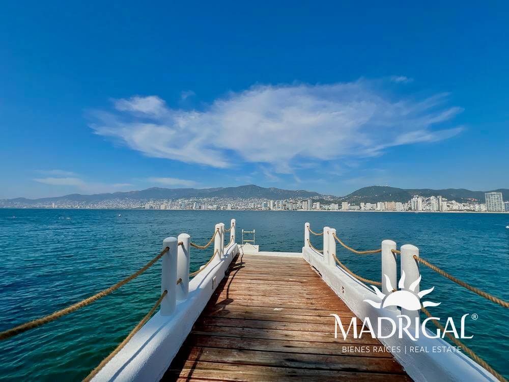 Brisamar – Oceanfront Penthouse for Renovation with Private Pier