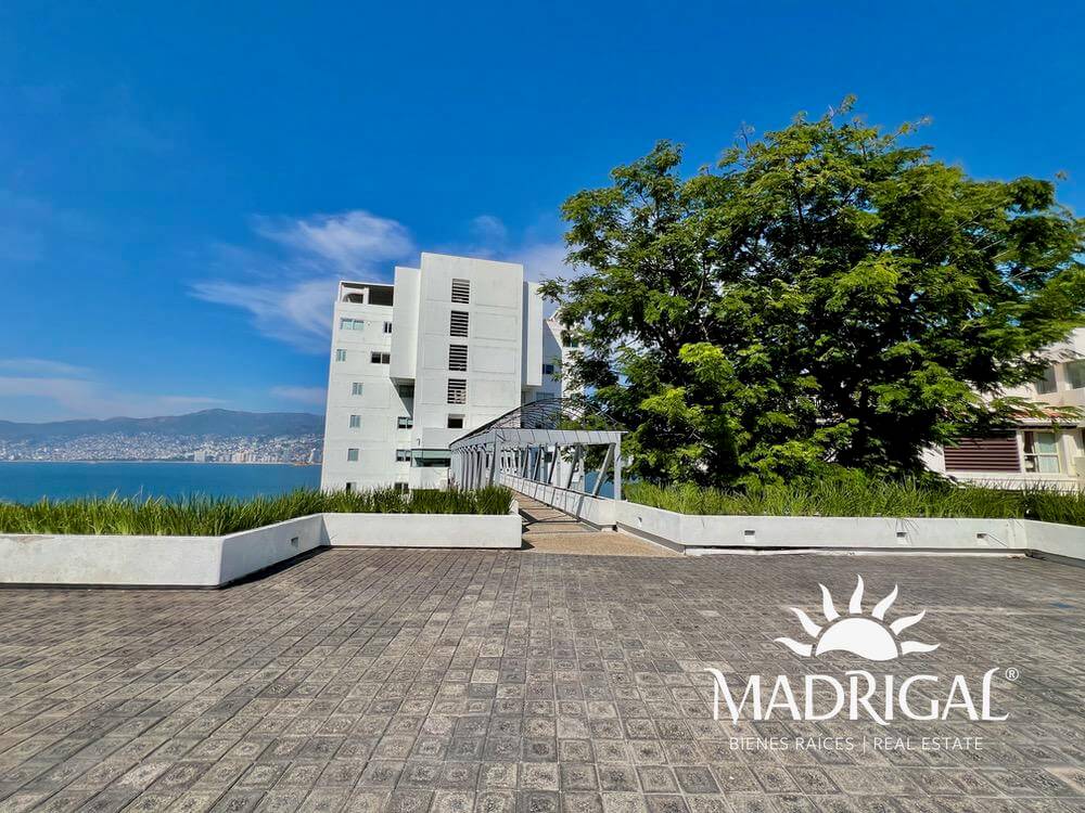 Brisamar – Oceanfront Penthouse for Renovation with Private Pier