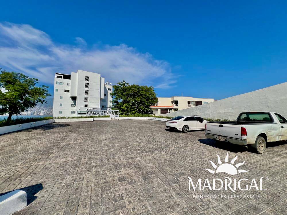 Brisamar – Oceanfront Penthouse for Renovation with Private Pier