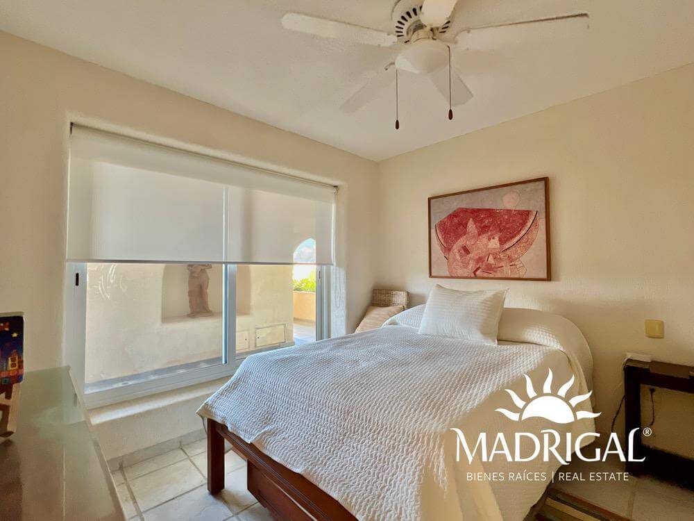 Albatros, departamento en venta de tres recamaras frente a playa