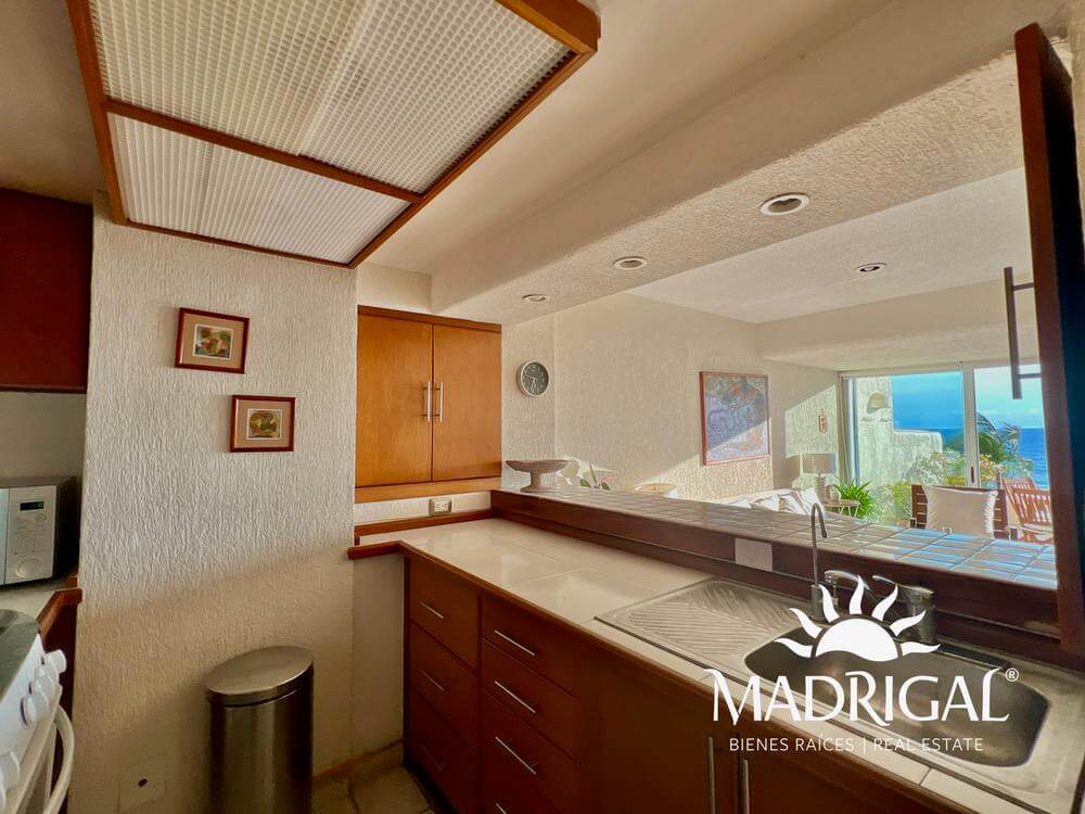 Albatros, departamento en venta de tres recamaras frente a playa