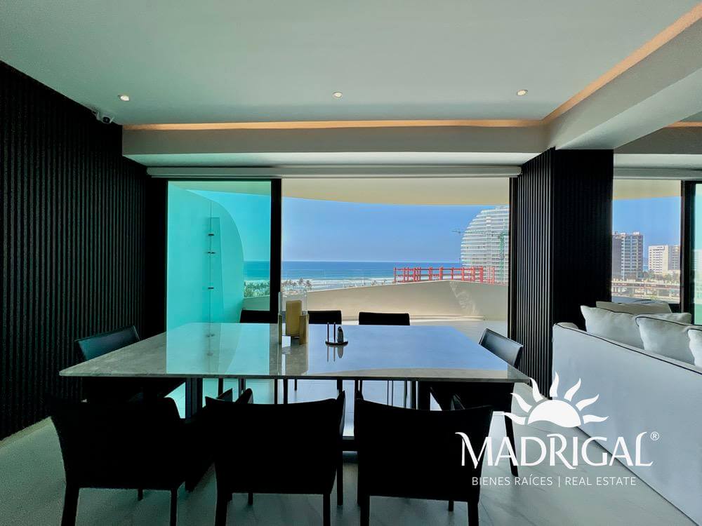 La Isla | Departamento en venta en la torre Capri de cuatro recamaras