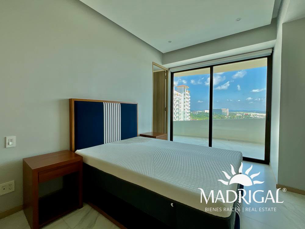 La Isla | Departamento en venta en la torre Capri de cuatro recamaras