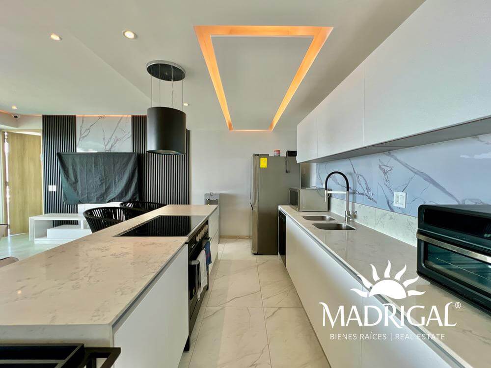 La Isla | Departamento en venta en la torre Capri de cuatro recamaras