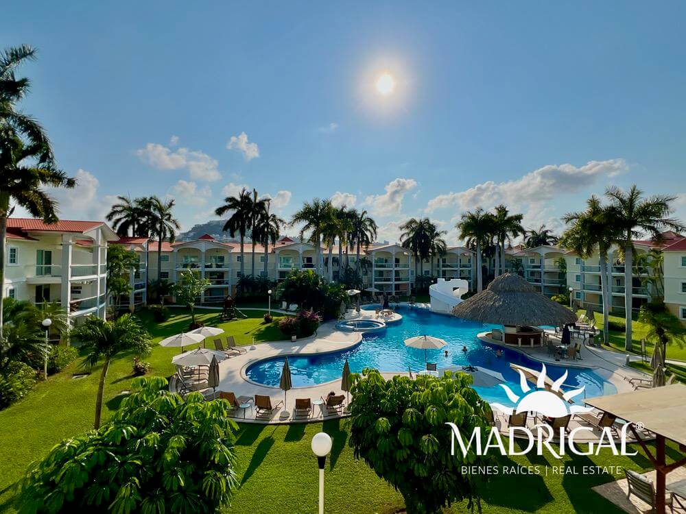 Diamante Lakes, departamento en venta de dos recamaras en un tercer nivel