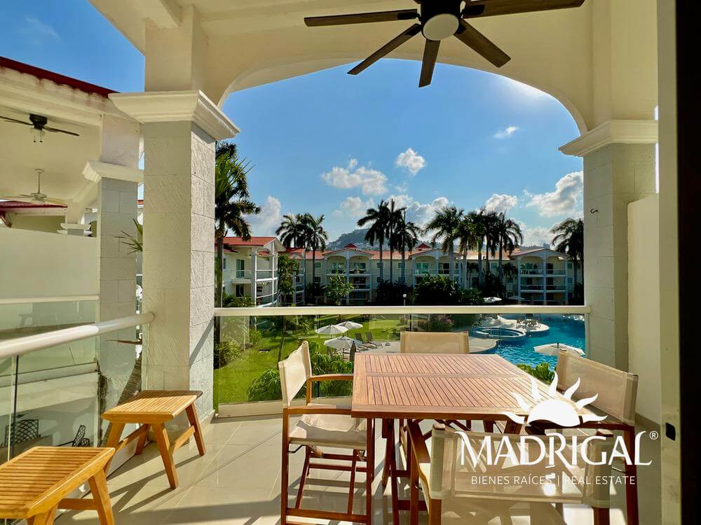 Diamante Lakes, departamento en venta de dos recamaras en un tercer nivel