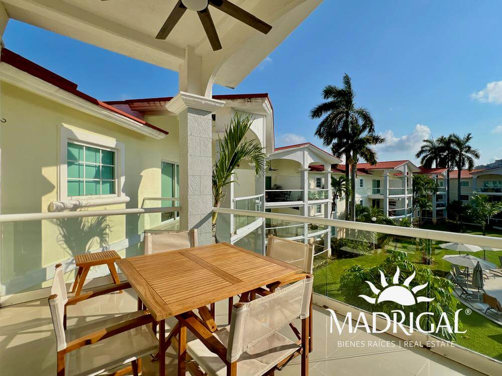 Diamante Lakes, departamento en venta de dos recamaras en un tercer nivel