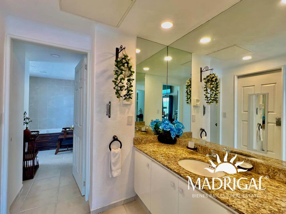 Century Resort, Departamento en venta en la bahía de Acapulco frente al mar