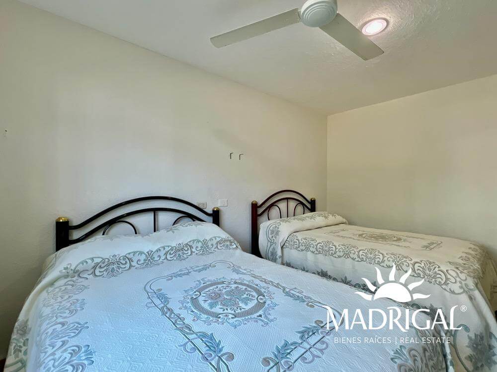 Diamante Lakes, departamento en nivel jardín de dos recamaras con acceso a la alberca