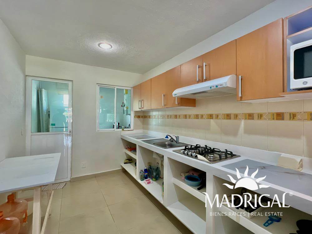 Diamante Lakes, departamento en nivel jardín de dos recamaras con acceso a la alberca