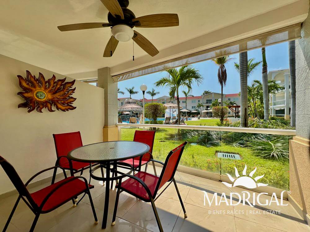 Diamante Lakes, departamento en nivel jardín de dos recamaras con acceso a la alberca