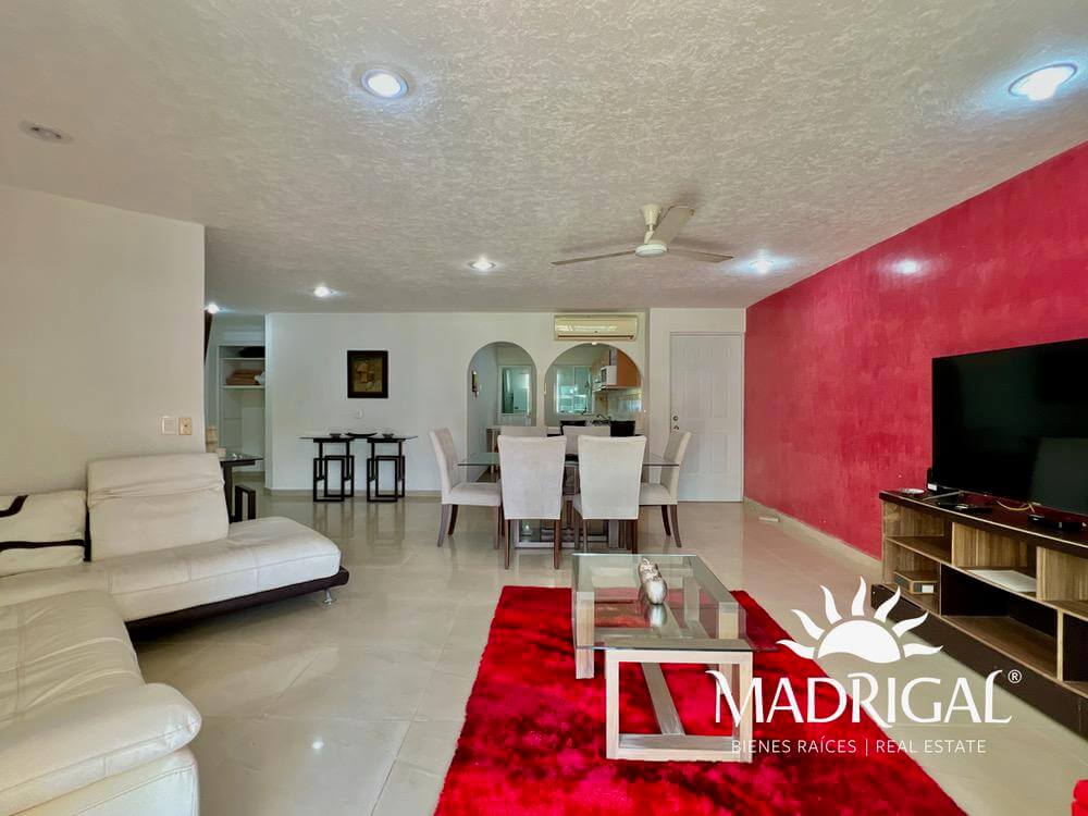 Diamante Lakes, departamento en nivel jardín de dos recamaras con acceso a la alberca