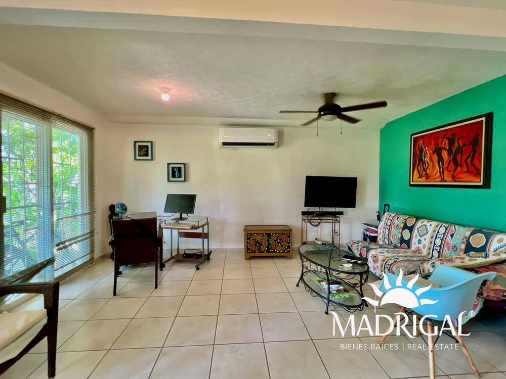 Marina Diamante, Villa en venta en esquina con amplio jardín, junto a la laguna de Tres Palos