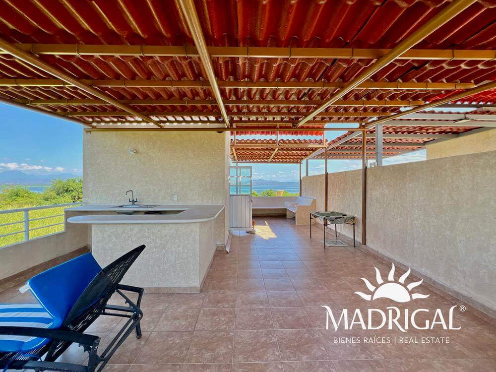 Marina Diamante, Villa en venta en esquina con amplio jardín, junto a la laguna de Tres Palos