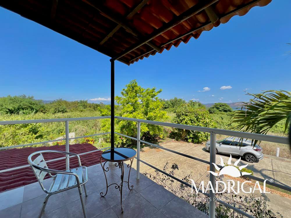 Marina Diamante, Villa en venta en esquina con amplio jardín, junto a la laguna de Tres Palos