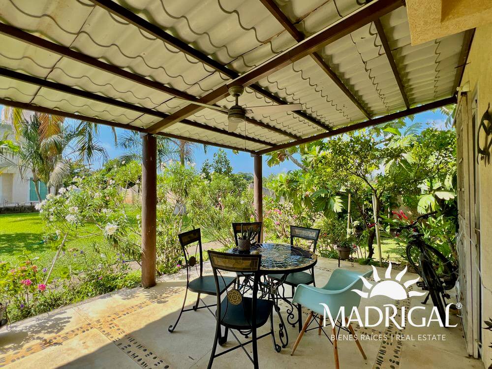 Marina Diamante, Villa en venta en esquina con amplio jardín, junto a la laguna de Tres Palos