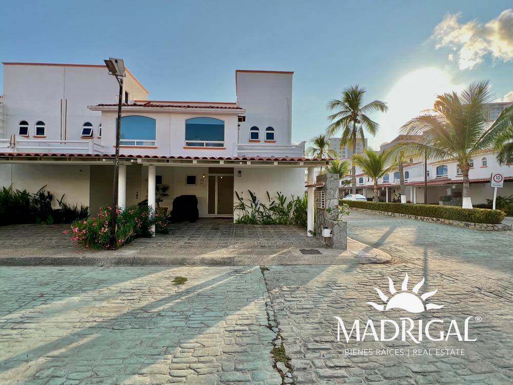 Villas Playa Diamante 