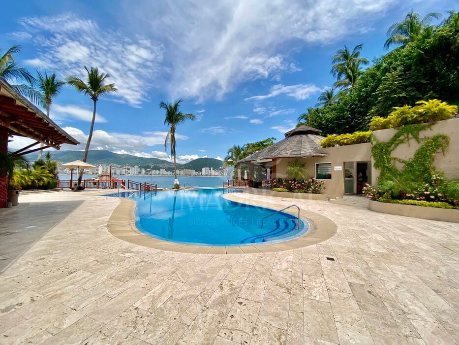 & Villas Alejandra | Departamento Garden House a la venta frente a playa en Brisas Guitarrón