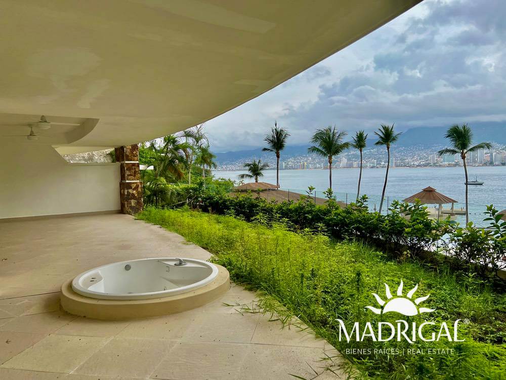 & Villas Alejandra | Departamento Garden House a la venta frente a playa en Brisas Guitarrón