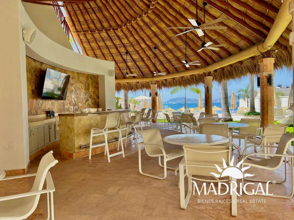 Condominio La Jolla, departamento de cuatro recamaras frente a la playa