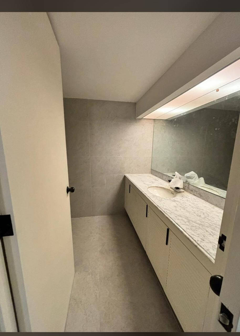 & Antibes | Departamento remodelado en venta en la bahía de Acapulco de tres recamaras