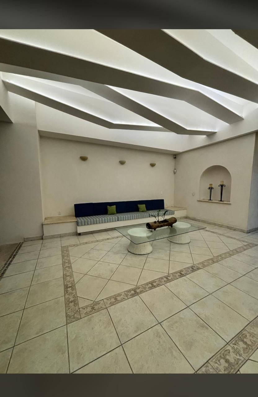 & Antibes | Departamento remodelado en venta en la bahía de Acapulco de tres recamaras