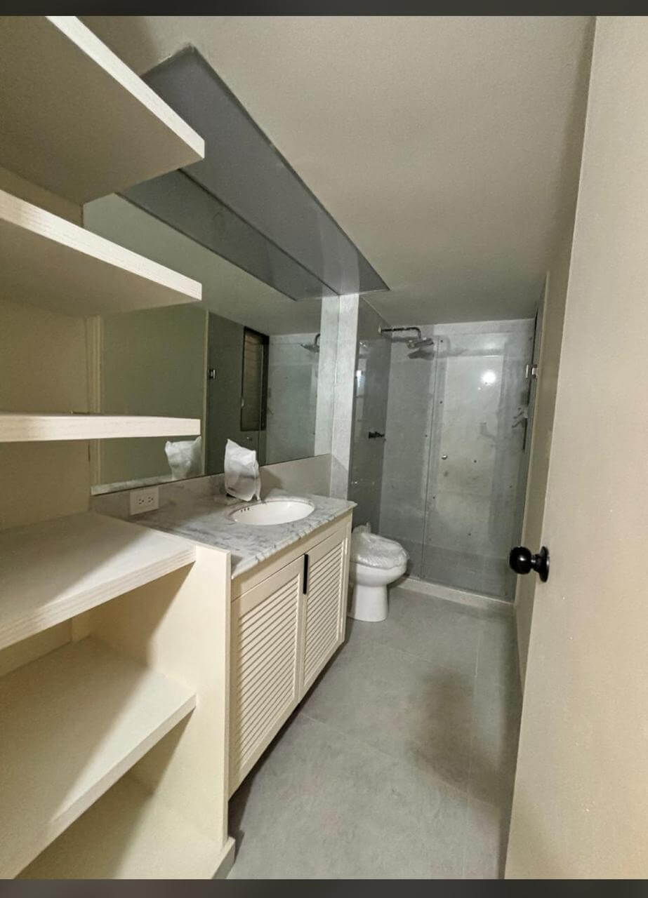 & Antibes | Departamento remodelado en venta en la bahía de Acapulco de tres recamaras