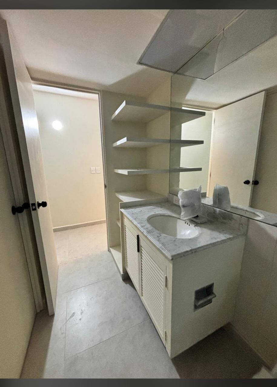 & Antibes | Departamento remodelado en venta en la bahía de Acapulco de tres recamaras