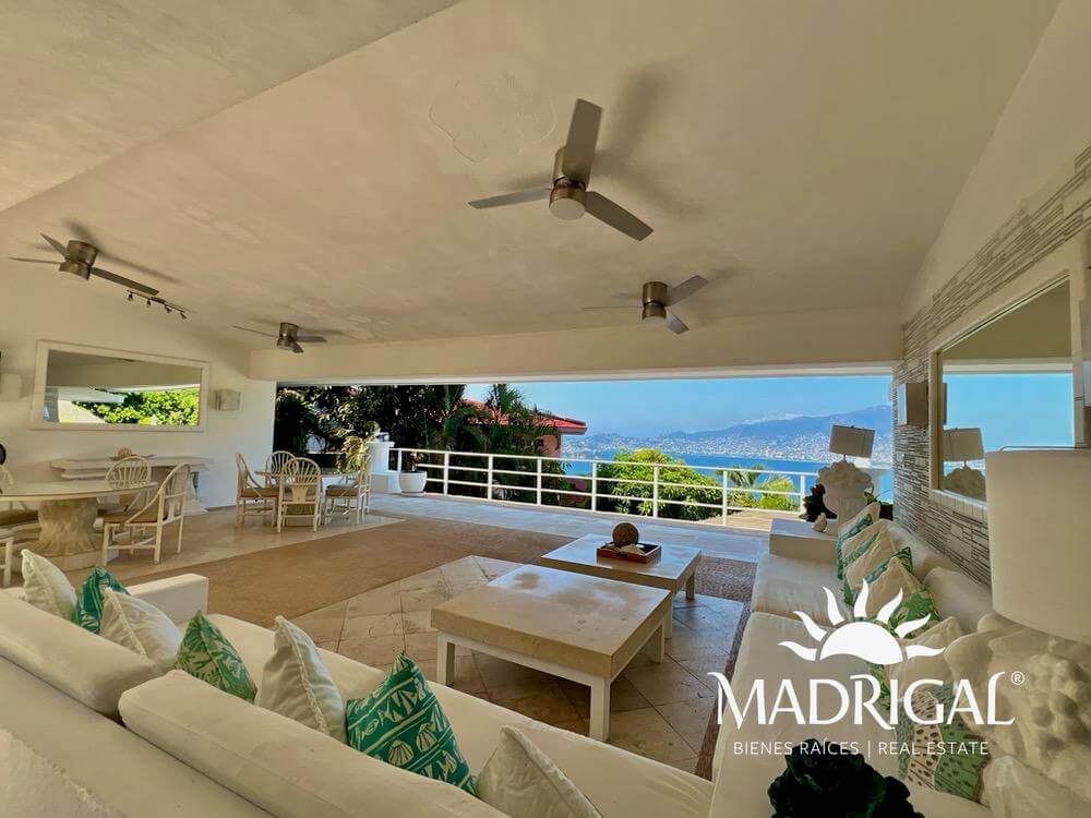 Casa en venta en las Brisas Sección la Concha en Acapulco, con vista a la bahía