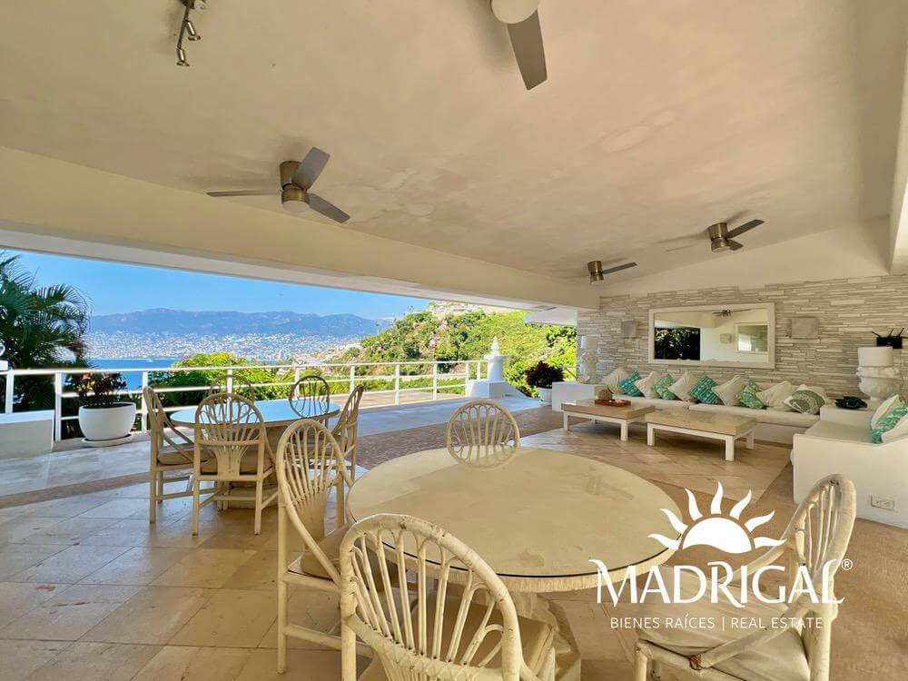 Casa en venta en las Brisas Sección la Concha en Acapulco, con vista a la bahía