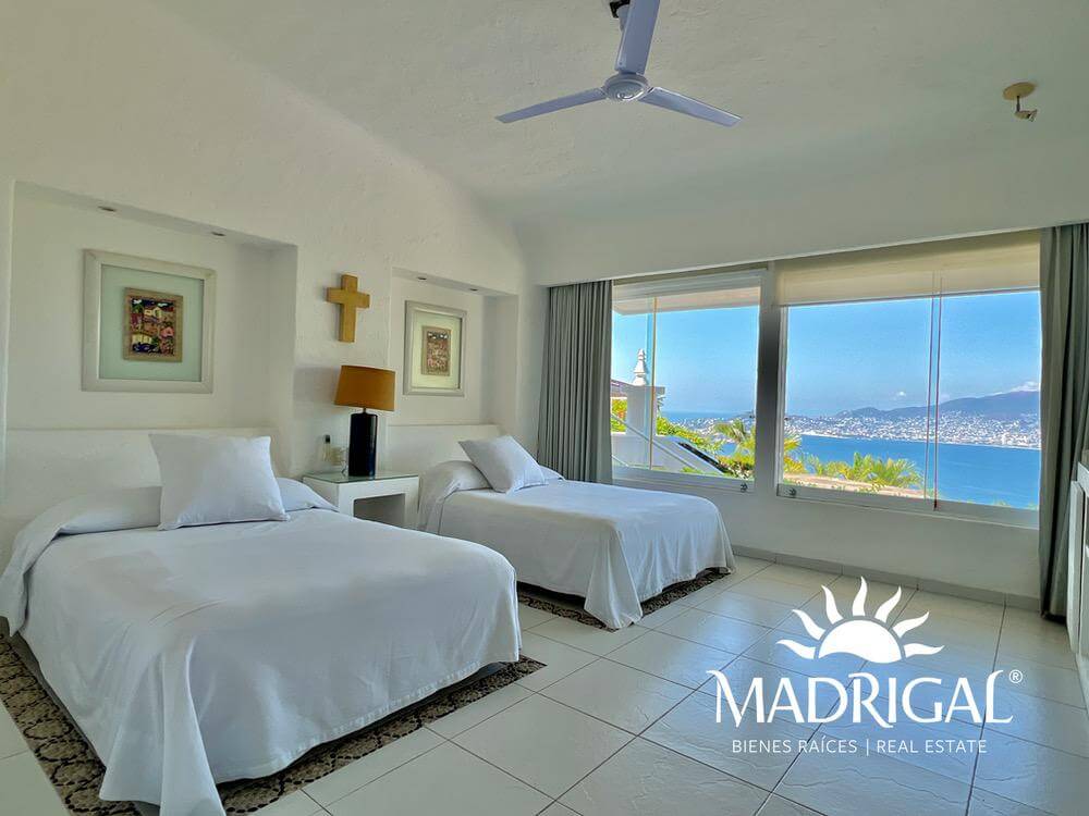 Casa en venta en las Brisas Sección la Concha en Acapulco, con vista a la bahía