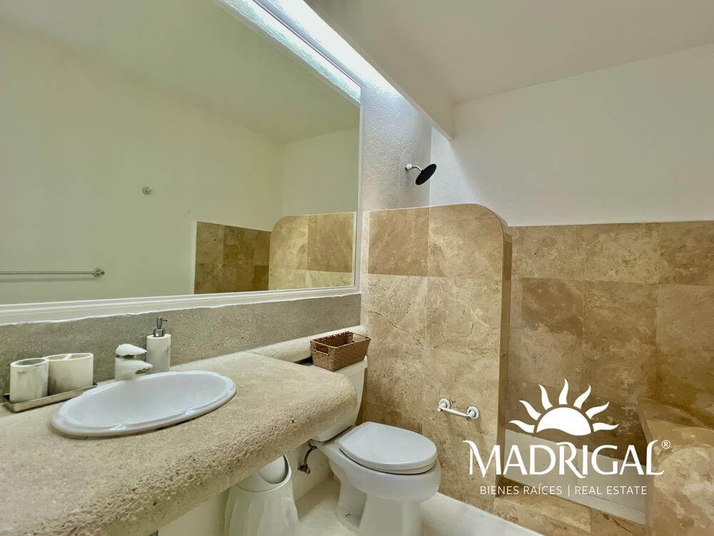 Casa en venta en las Brisas Sección la Concha en Acapulco, con vista a la bahía