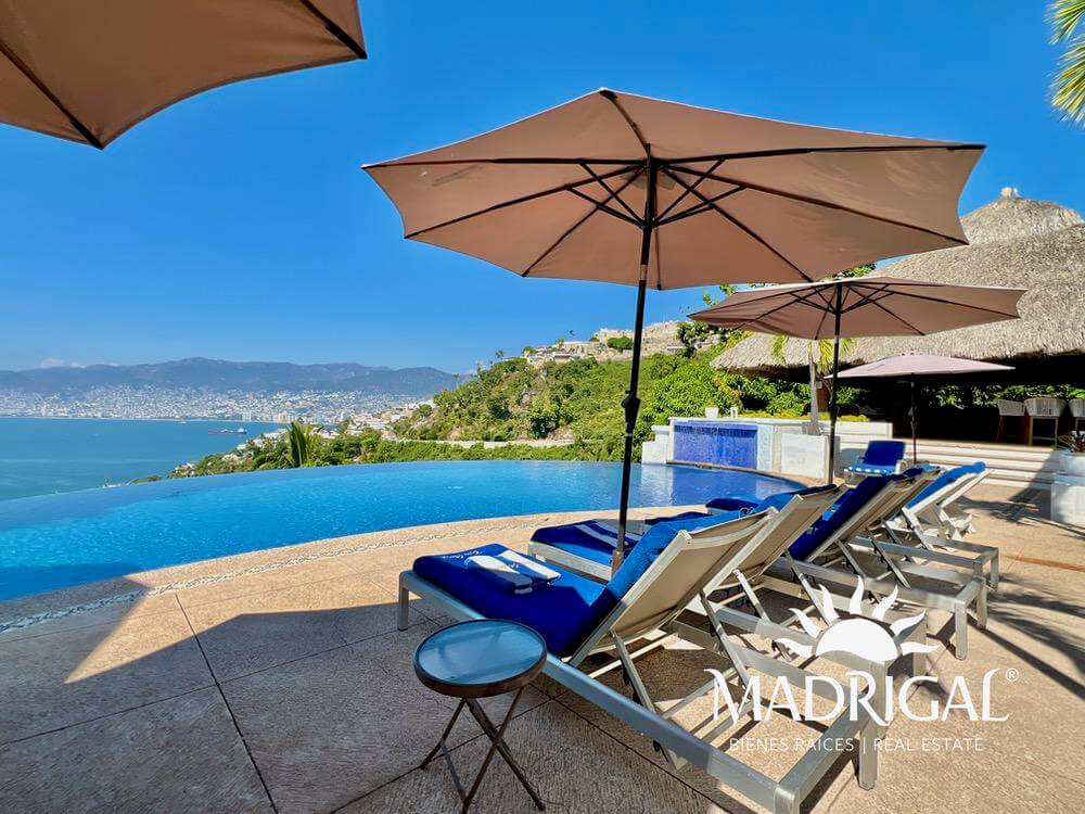 Casa en venta en las Brisas Sección la Concha en Acapulco, con vista a la bahía
