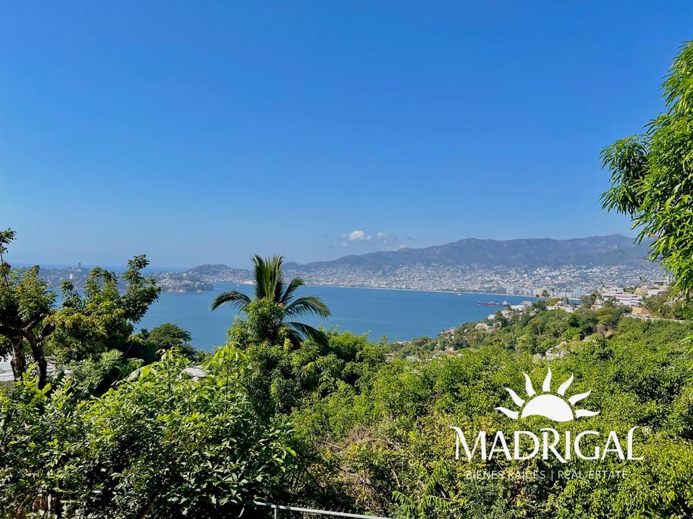 Casa en venta en las Brisas Sección la Concha en Acapulco, con vista a la bahía