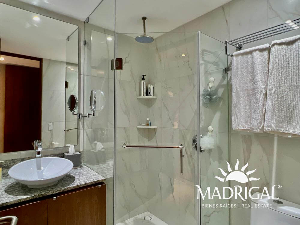 Isla | Departamento en Venta en torre Emerald de tres recamaras en nivel jardín