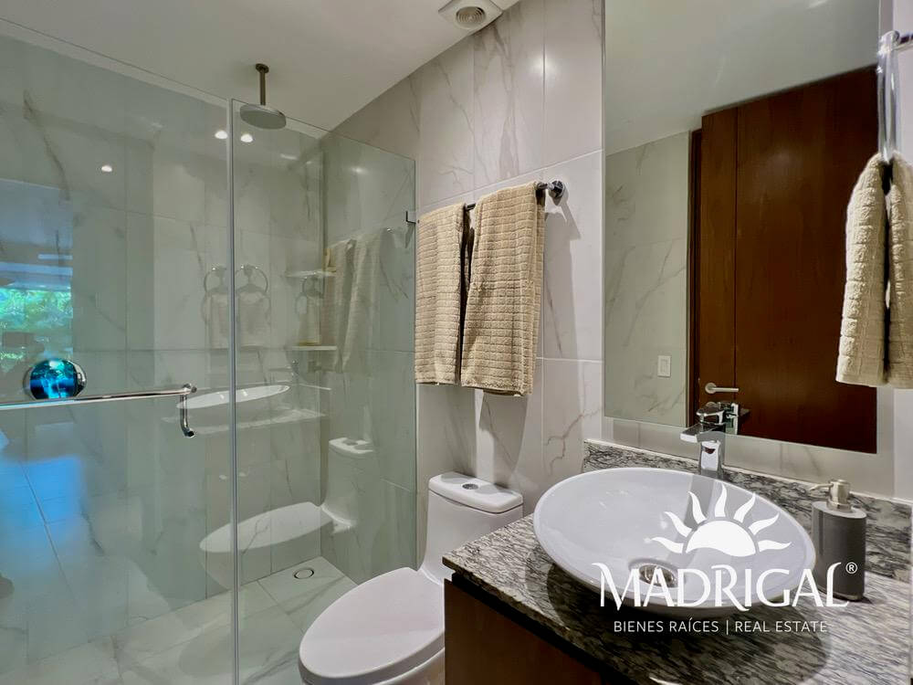 Isla | Departamento en Venta en torre Emerald de tres recamaras en nivel jardín