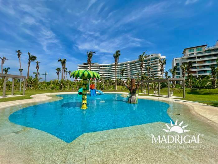 Isla | Departamento en Venta en torre Emerald de tres recamaras en nivel jardín