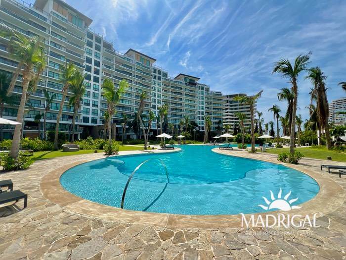 Isla | Departamento en Venta en torre Emerald de tres recamaras en nivel jardín