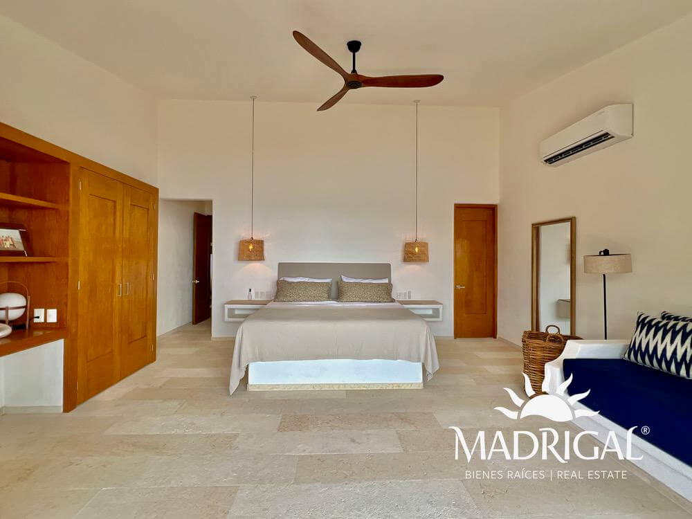 Villa Caracol | Exclusiva villa en venta de cinco recámaras con vista al mar en el Fraccionamiento Brisas Marques