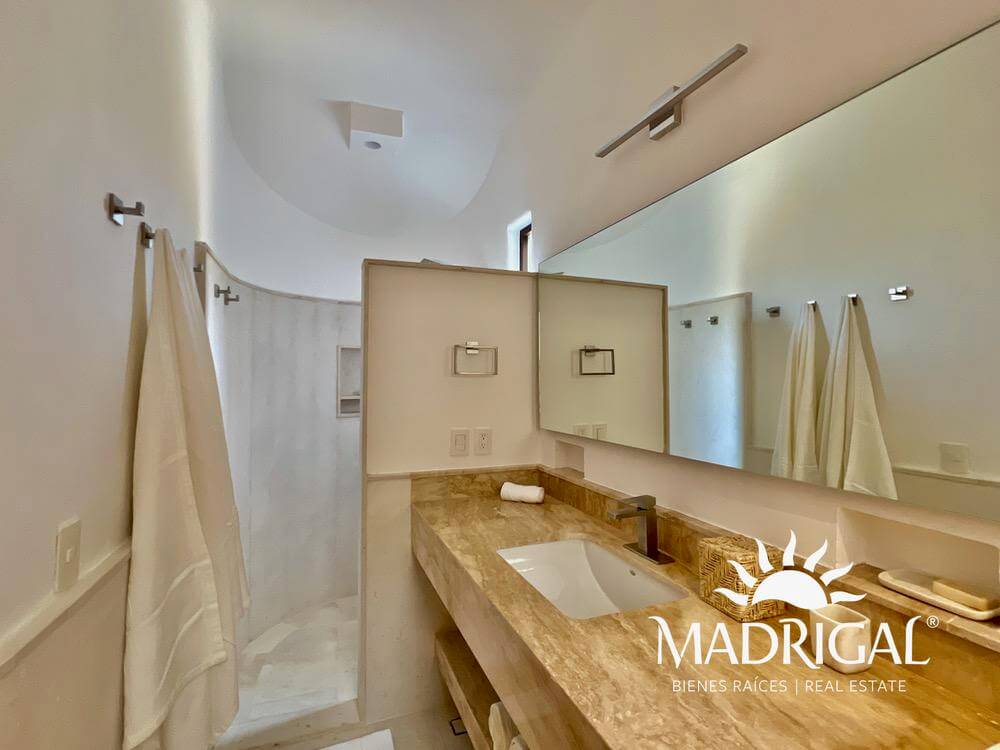 Villa Caracol | Exclusiva villa en venta de cinco recámaras con vista al mar en el Fraccionamiento Brisas Marques