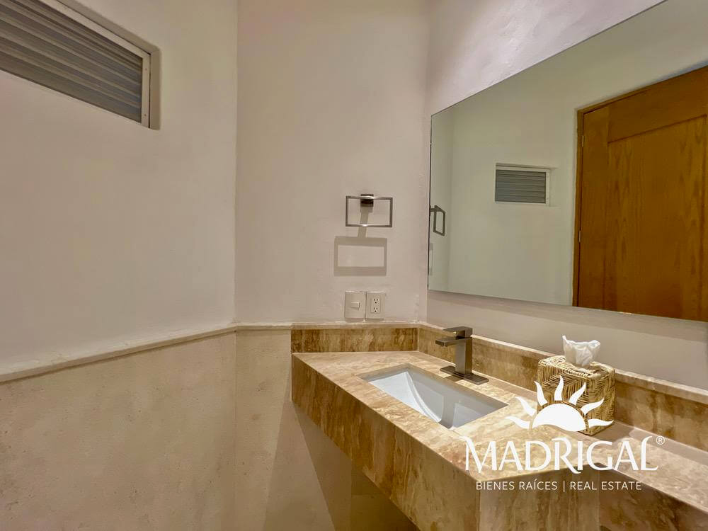 Villa Caracol | Exclusiva villa en venta de cinco recámaras con vista al mar en el Fraccionamiento Brisas Marques