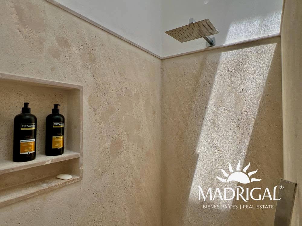 Villa Caracol | Exclusiva villa en venta de cinco recámaras con vista al mar en el Fraccionamiento Brisas Marques