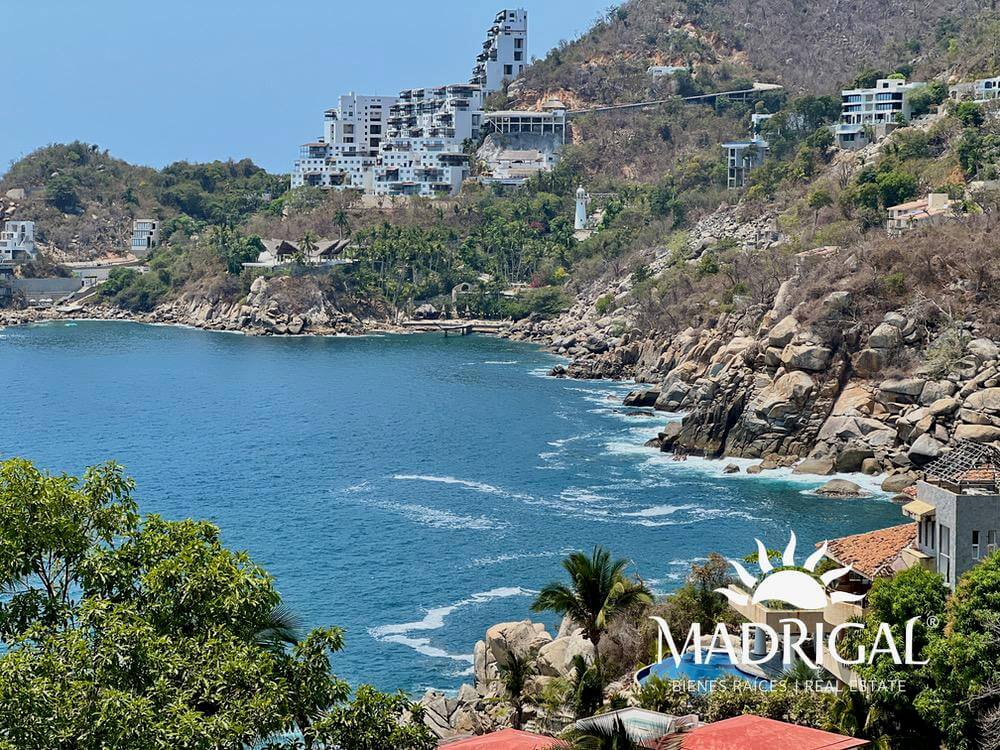 Villa Caracol | Exclusiva villa en venta de cinco recámaras con vista al mar en el Fraccionamiento Brisas Marques