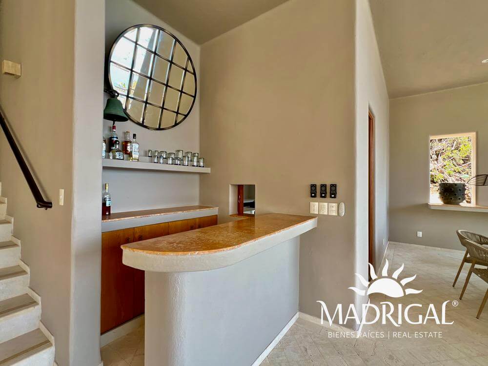 Villa Caracol | Exclusiva villa en venta de cinco recámaras con vista al mar en el Fraccionamiento Brisas Marques