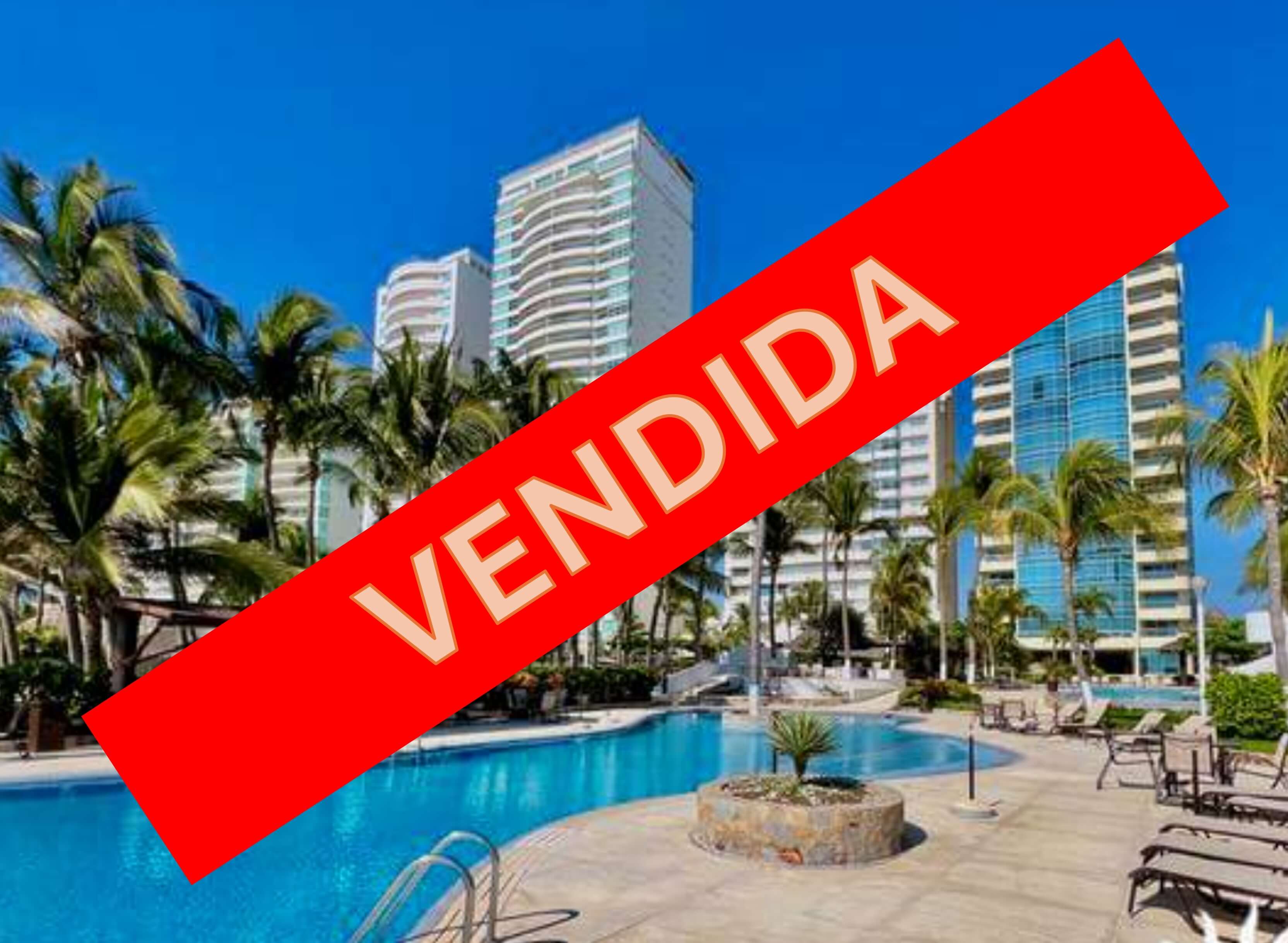 Penthouse en venta en el Condominio Oasis en Playa Diamante Acapulco frente a playa