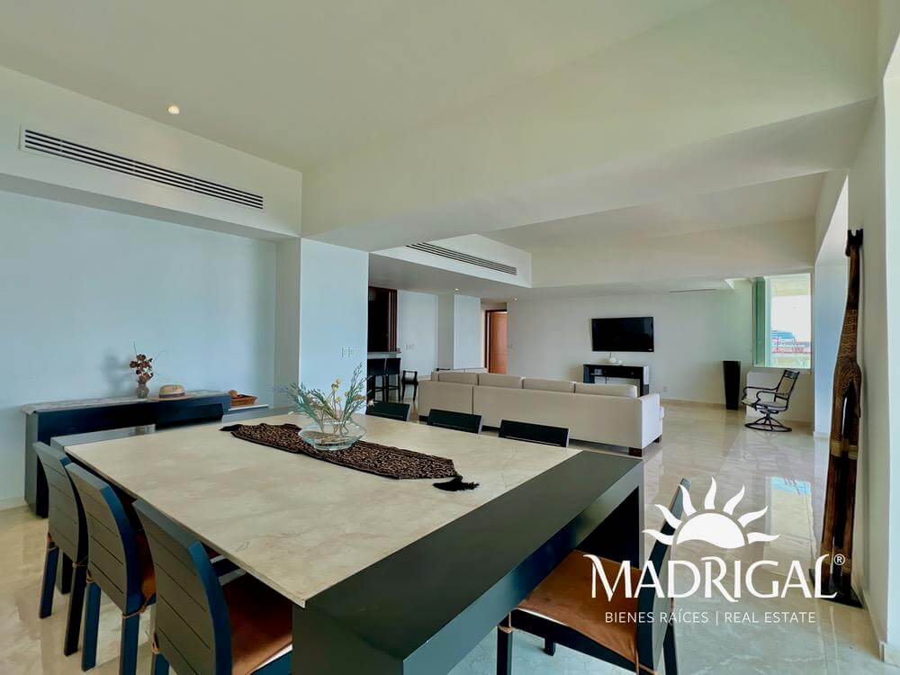 Costa Ventura |Departamento en venta de cuatro recámaras frente al mar