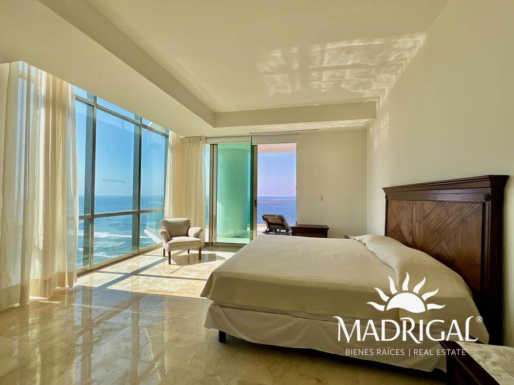 Costa Ventura |Departamento en venta de cuatro recámaras frente al mar